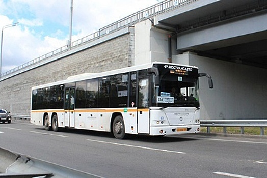 Автобусы «Мострансавто» подготовят к работе в осенне‑зимний период