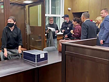 Близкие осужденного ректора "Шанинки" попросили пустить к нему гражданских врачей