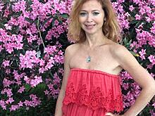 Какая стройная! 45-летняя Елена Захарова похвасталась подтянутой фигурой в купальнике