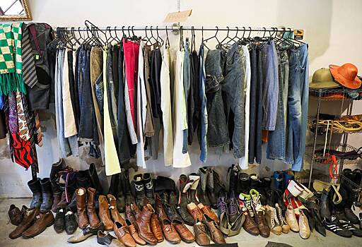 Куртка из секонд-хенда обогатила нового владельца