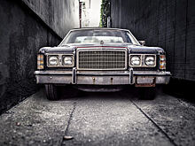 С улицы Менжинского убрали брошенный автомобиль