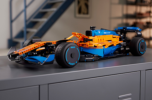 В новом формульном болиде McLaren из 1,4 тысячи деталей Lego спрятали подсказку