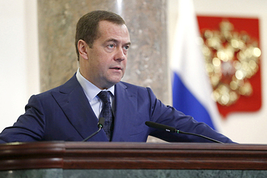 Медведев направит миллиарды на зарплаты ученым
