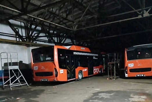 Омские автобусы стали оранжевыми, исполнилось пожелание губернатора