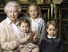Как внуки Королевы Великобритании поздравили Елизавету II с Рождеством и что получили в подарок