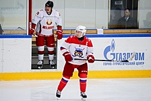 Путин и Лукашенко сыграли в хоккей