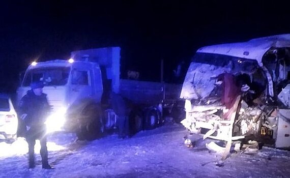 В Новошешминском районе один человек погиб в массовом ДТП с участием автобуса и большегруза