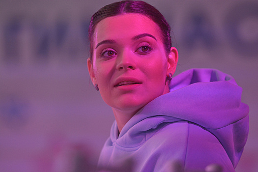 Фигуристка Аделина Сотникова рассказала, что улетела с сыном из России
