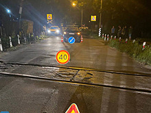 В Московском районе 53-летняя женщина попала в больницу, пытаясь перейти дорогу в неположенном месте