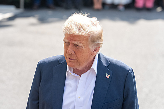 Трамп обвинил Китай в «отравлении» американских граждан и ввел пошлины