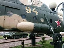 В Советске дети повредили вертолет в музее военной техники