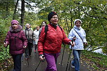 Жители Басманного района позанимаются скандинавской ходьбой в Сергиевом Посаде