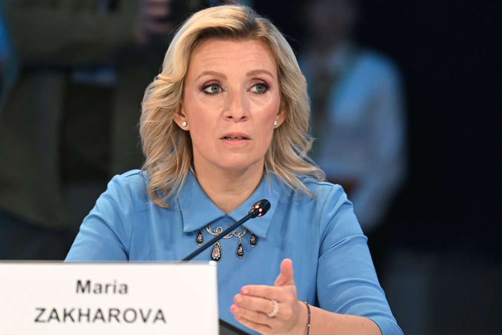 Захарова: Киев пойдет на провокации ради возвращения молодежи из Европы