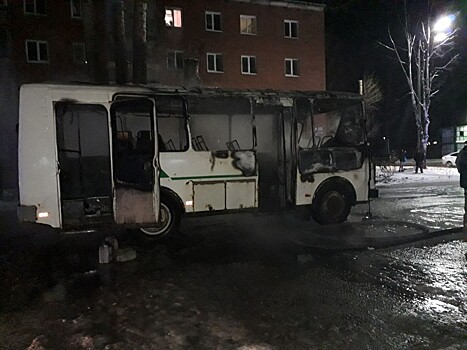 В Глазове сгорел автобус