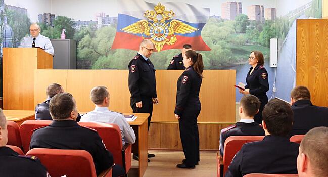 В Воскресенске двум сотрудникам полиции вручены медали МВД России «За смелость во имя спасения»