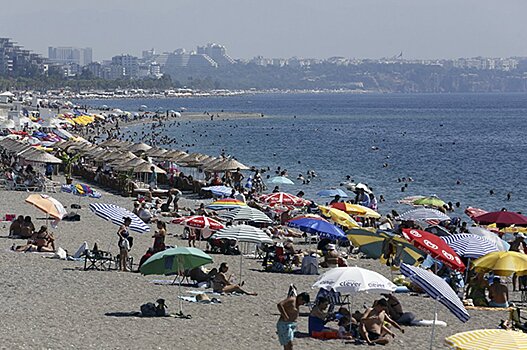 Власти Турции объяснили присутствие трупов на пляжах Антальи