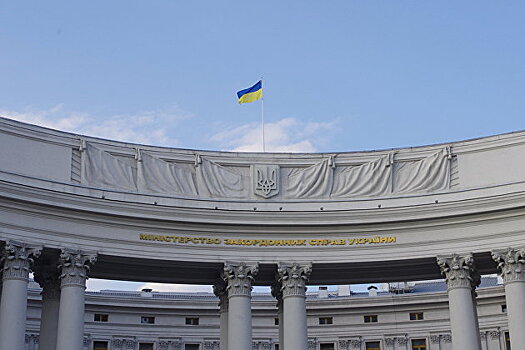 Украина призвала ЕС рассмотреть возможность отключения России от SWIFT