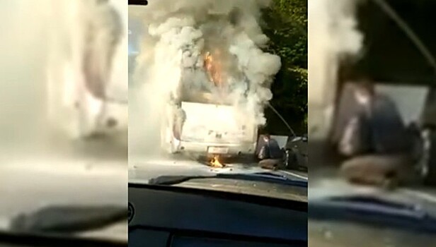 В Сочи загорелся рейсовый автобус
