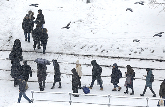 Москва увязла в мокром снегу