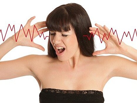 Хронический звон в ушах не дает мозгу человека отдыхать