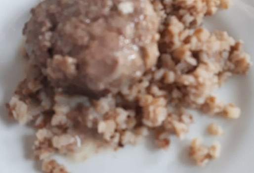 «Кормят детей полуфабрикатами?»: в омской школе пожаловались на качество еды