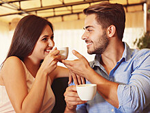 Тонкий намек: как узнать, с какой целью он с тобой флиртует