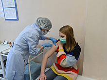 Почти 240 тысяч жителей Самарской области прошли повторную вакцинацию от COVID-19