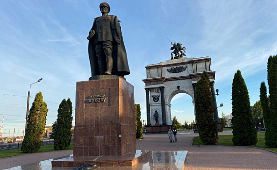 В Курске отметили 126-летие со дня рождения Маршала СССР Георгия Жукова