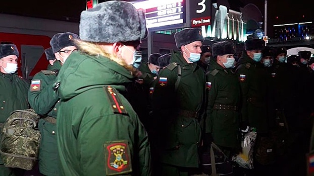 В Новосибирск прибыл воинский эшелон с выпускниками учебных центров РВСН