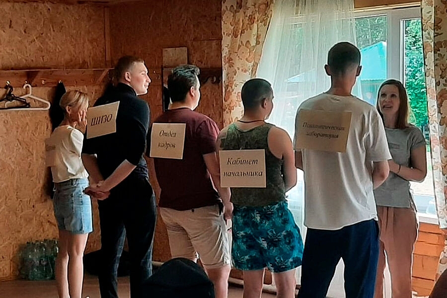 Тюремщиков на Урале обучат гипнозу