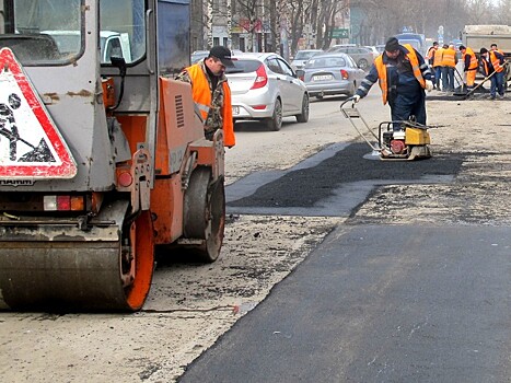 В Вологде производятся работы по обновлению асфальта