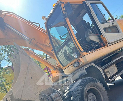 Экскаватор переехал мужчину в Южно-Сахалинске