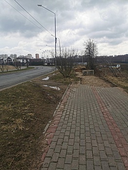 Оползень продолжает «поедать» Комфортную улицу