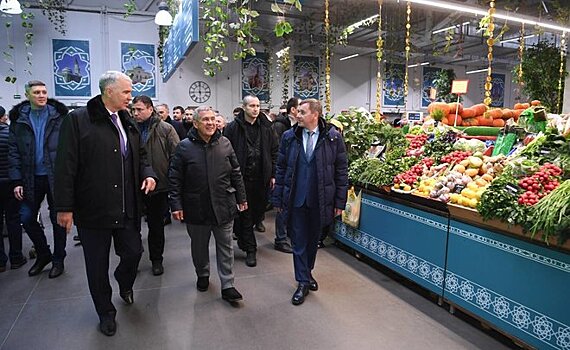 Раис Татарстана посетил сельскохозяйственную ярмарку в агропромпарке "Казань"