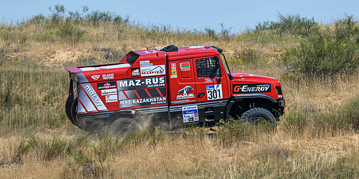 «МАЗ» выиграл второй этап «Шёлкового пути» в зачёте грузовиков, несмотря на прокол колеса