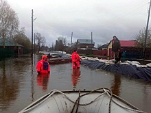 Из-за аномального паводка на севере Омской области перекрыли дороги