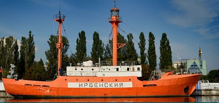 В Калининграде в плавучем маяке "Ирбенский" отремонтируют трубопровод