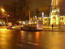 78-летняя ярославна получила травмы, упав в маршрутном такси