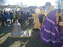 Колокола строящегося в Новомалороссийской храма освятили