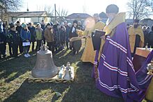 Колокола строящегося в Новомалороссийской храма освятили