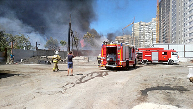 Площадь пожара в Ростове-на-Дону выросла до шести тысяч кв. м