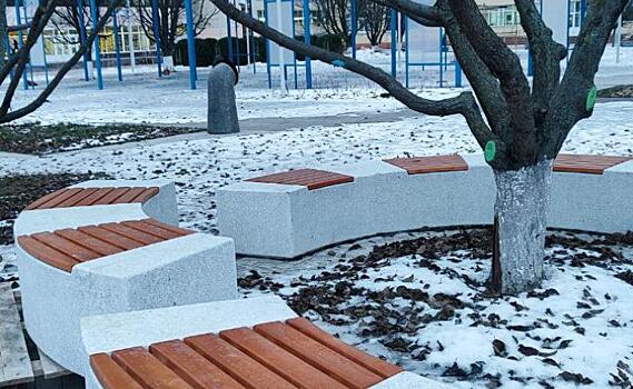 В Курчатове благоустроили яблоневый сад в центре города