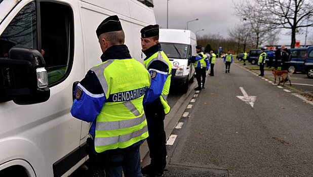 Во Франции мальчик сдал жандармам севшего за руль подшофе отца