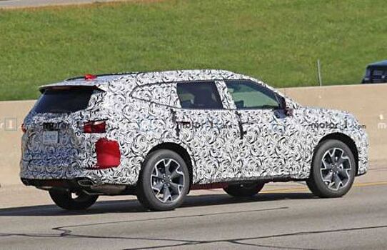 Трехрядный Chevy Blazer сфотографирован на испытаниях