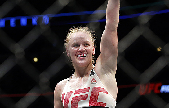 Шевченко победила бразильянку Качоэйру на турнире UFC
