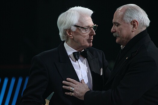 «Он был тяжело болен»: Светлана Дружинина вышла на связь после смерти Олега Стриженова