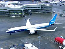 Первый в мире самолет нового поколения Boeing 777-9 приземлился в Дохе