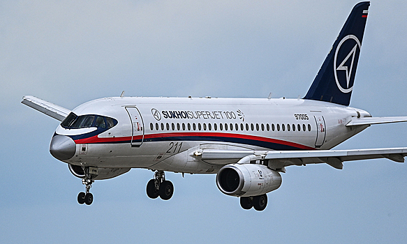 Superjet с пассажирами запросил экстренную посадку в Челябинске