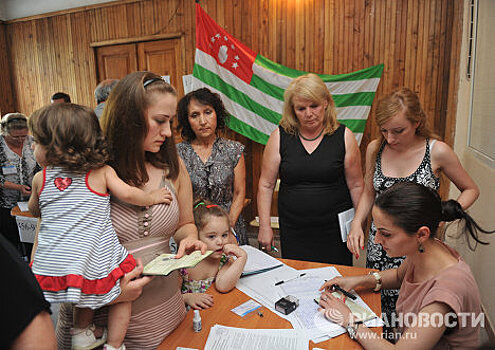 Civil (Грузия): в «президентских выборах» в Абхазии примут участие 10 кандидатов