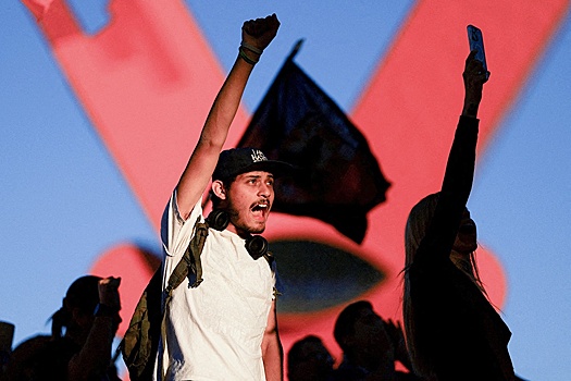 В ходе марша "поколения Z" более 100 полицейских пострадали в Мексике